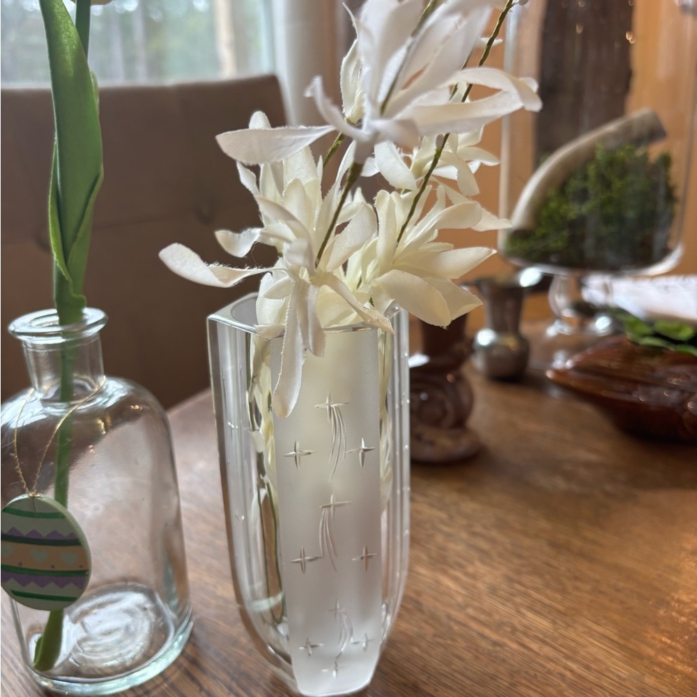 Elegant art deco cross and frosted Vase